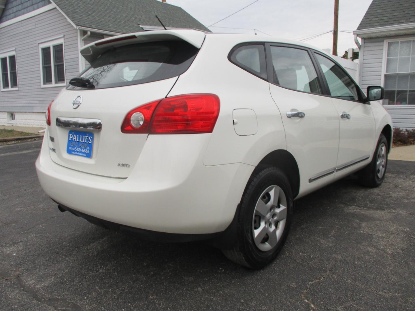 2013 WHITE Nissan Rogue S AWD (JN8AS5MV7DW) with an 2.5L L4 DOHC 16V engine, Continuously Variable Transmission transmission, located at 540a Delsea Drive, Sewell, NJ, 08080, (856) 589-6888, 39.752560, -75.111206 - Photo#6